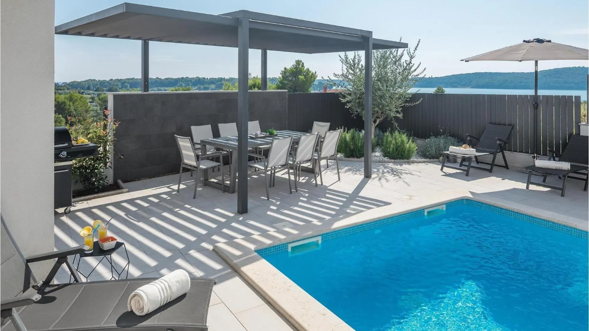 Villa Freya Mit Meerblick In Medulin, Istrien  Medulin